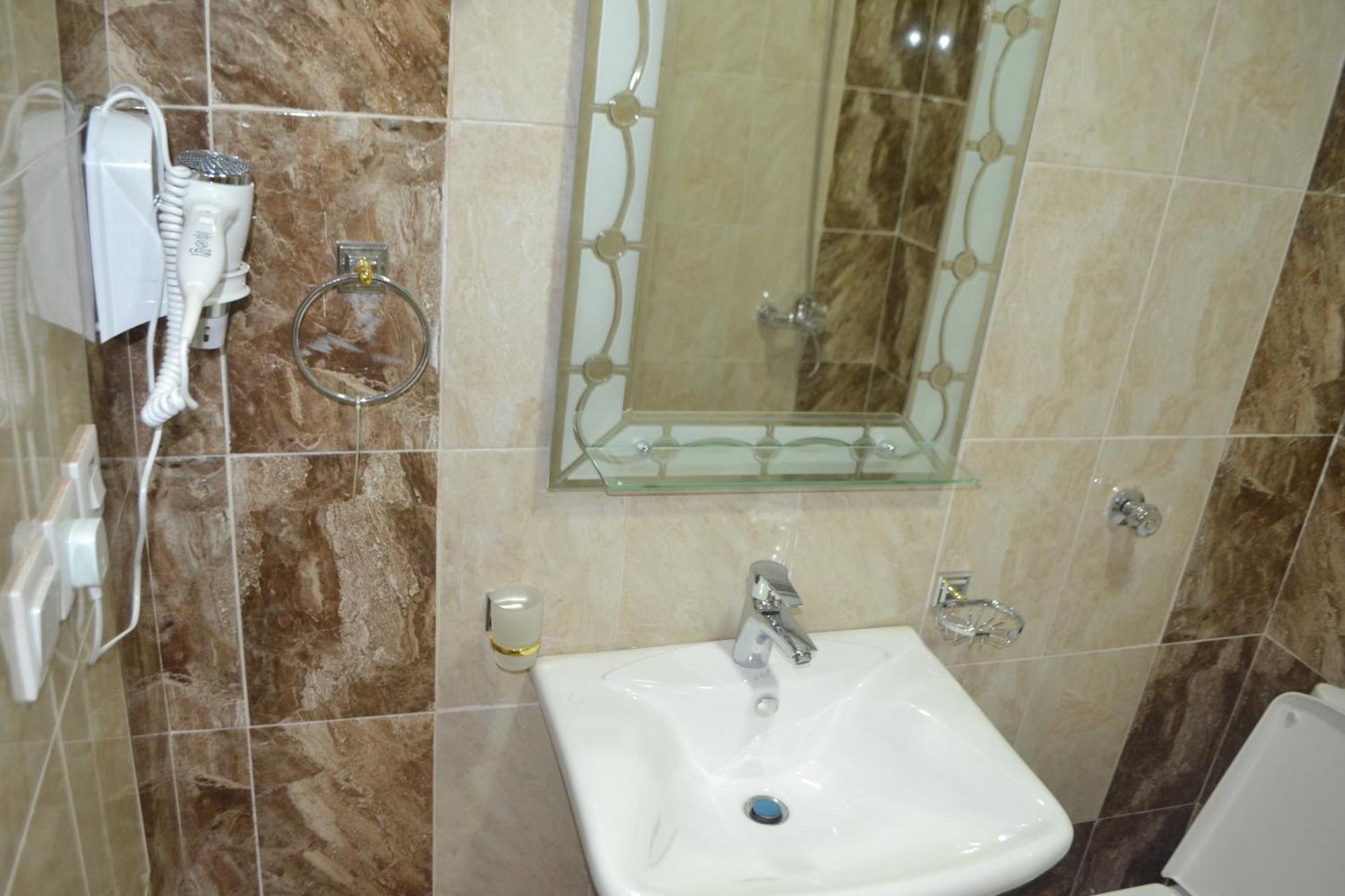 Al Manzil Almutmeez Aparthotel Jeddah Room photo